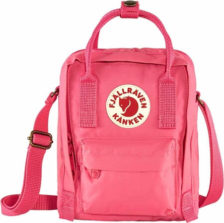 Kompaktowa nerka Fjallraven Kanken z przemyślaną organizacją