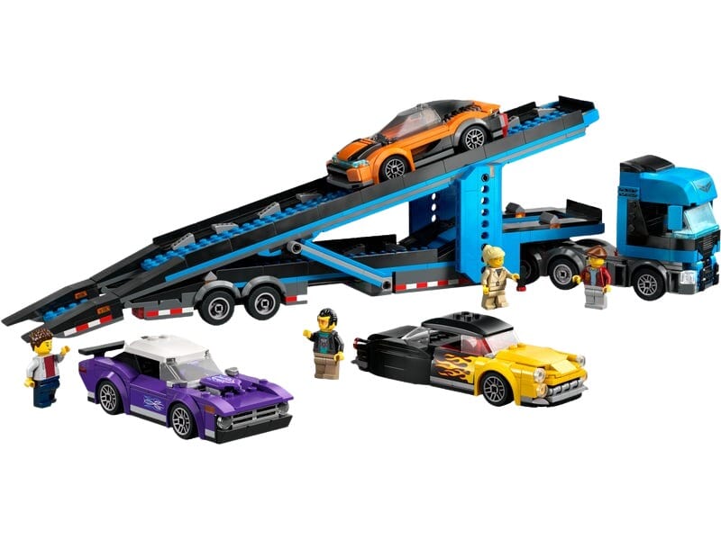 Großer Autotransporter mit Rennwagen
