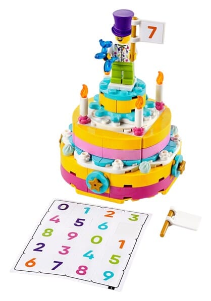 Gâteau d'anniversaire à construire avec plateau tournant
