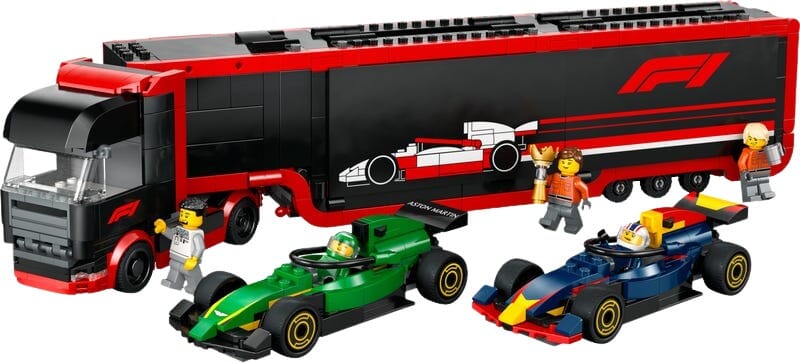 Formel-1-Transporter mit zwei Rennwagen