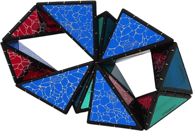 Magnetiska byggpyramider med holografisk yta