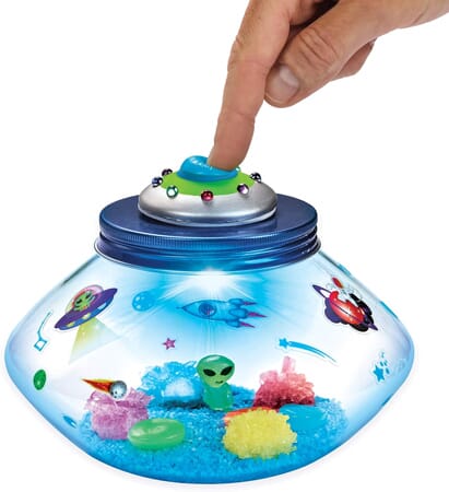 Jardin de Cristaux Lumineux en Forme d'OVNI