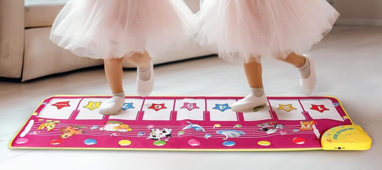 Musikmatta med piano för småbarn